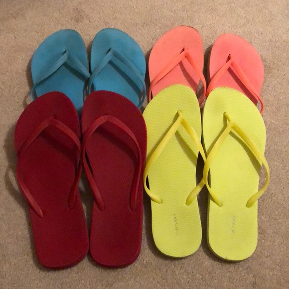 old navy flip flops yellow